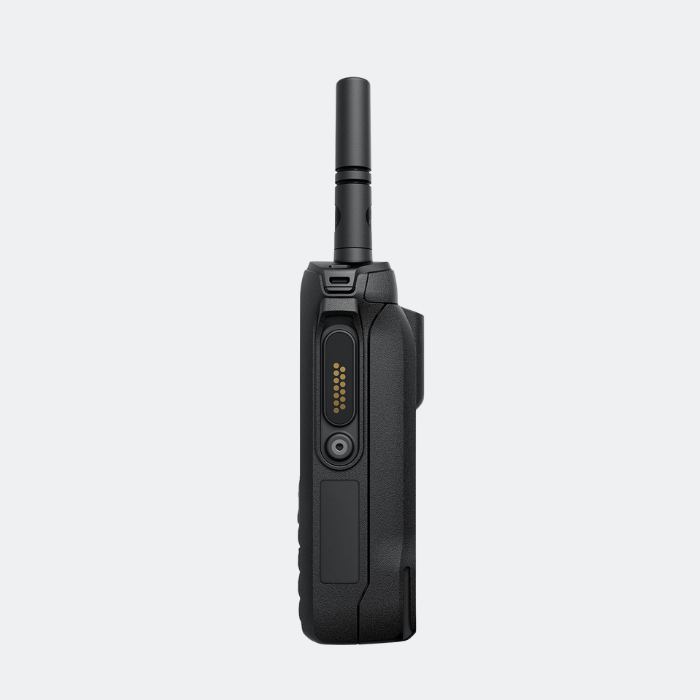 Motorola MOTOTRBO R7 Two Way Radio Series