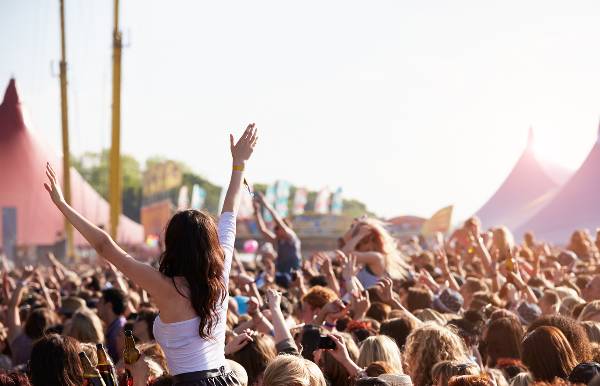 two_way_radios_at_music_festivals_os_comms